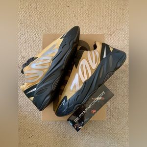 Yeezy 700s MNVN